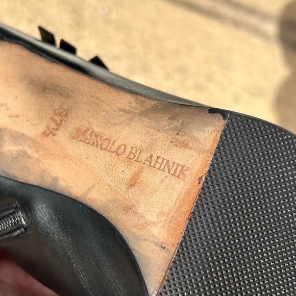 Manolo Blahnik black leather booties w/chain. Size 37.5 - Picture 13 of 15